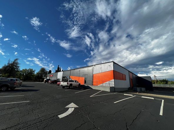 Waldon Retail/Office in Downtown Redding: 2040 Waldon St, Redding, CA 96001